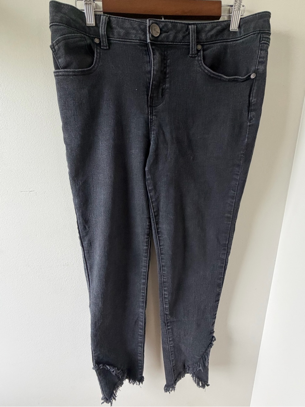 1822 Denim Frayed Hem Skinny Jeans | Black | Size 12